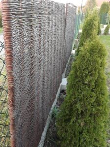 Moderný prútený plot, prutene ploty