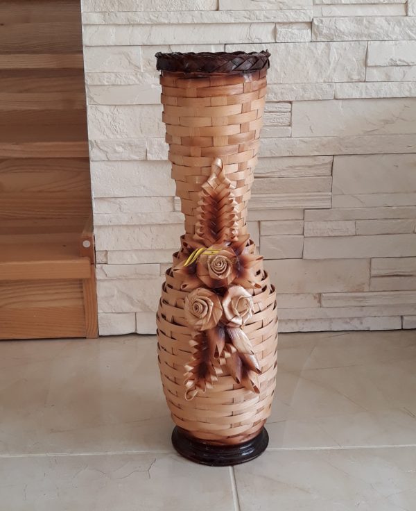 vaza drevena na kvety